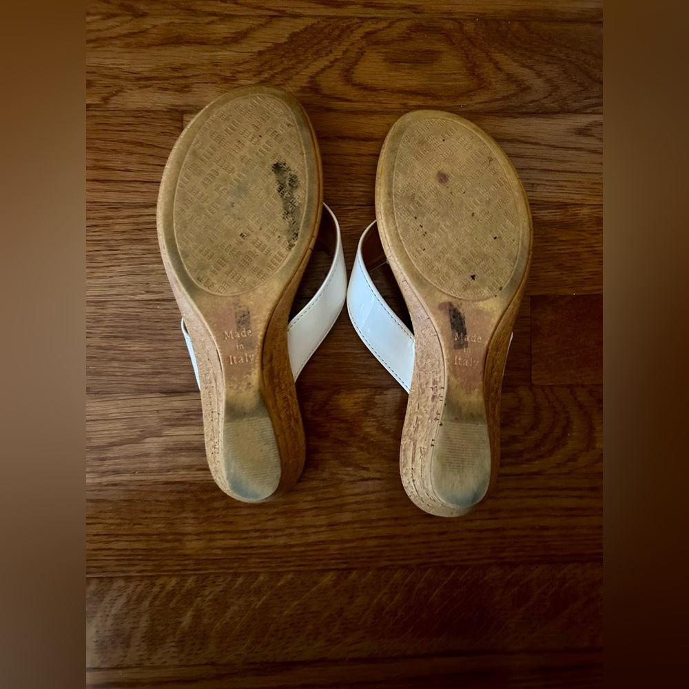 Italian Shoemakers Women’s Chic Tan and White Sz 7.5 Sandals, Made in Italy - Picture 6 of 10